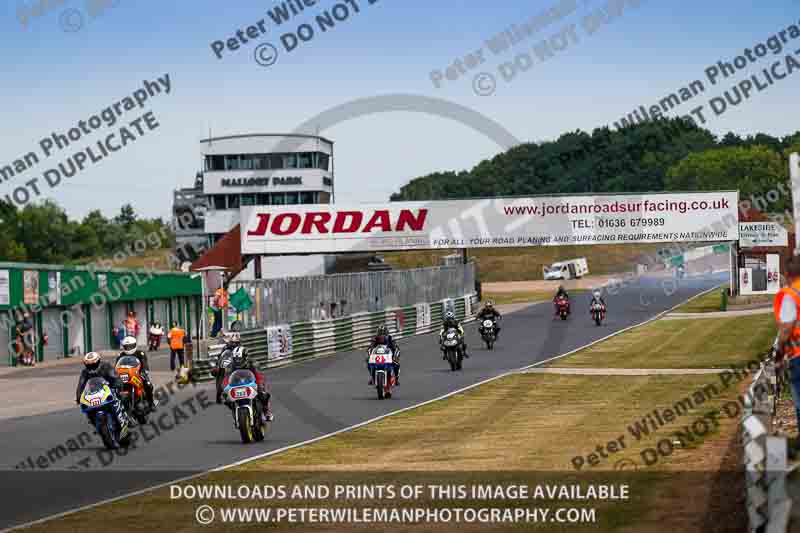 Vintage motorcycle club;eventdigitalimages;mallory park;mallory park trackday photographs;no limits trackdays;peter wileman photography;trackday digital images;trackday photos;vmcc festival 1000 bikes photographs